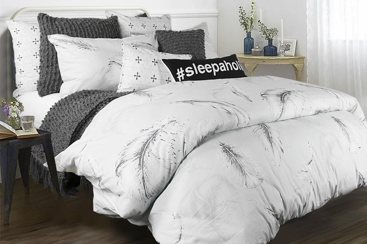 Duvet Cover & Shams Set - Veren 1 Duvet Cover & Shams Set - Veren