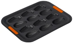 Le Creuset Madeleine Pan