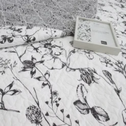 Quilt & Shams Set - Black Dahlia