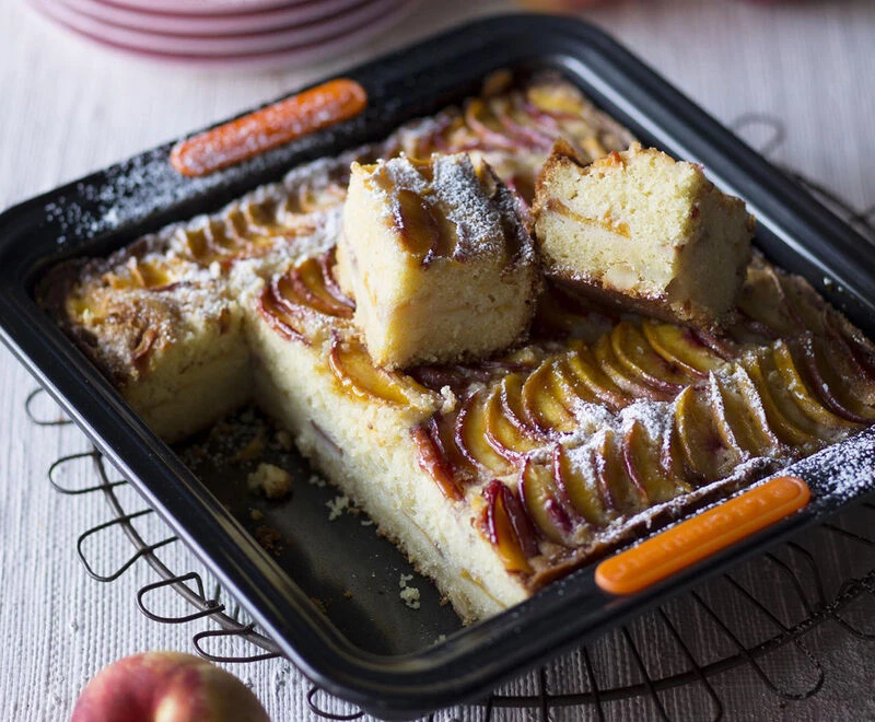 Le Creuset Square Pan 2 Le Creuset Square Pan - Image 2